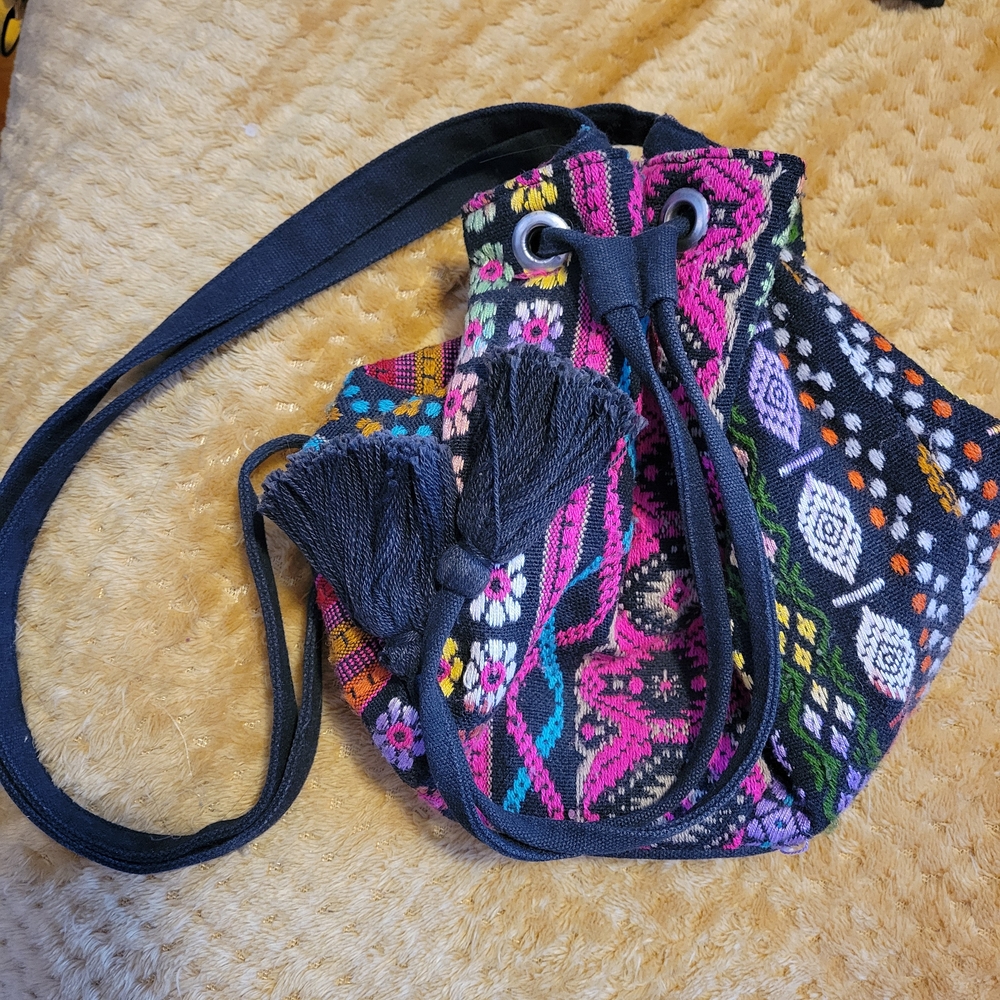 Patterned Woven Bucket Bag